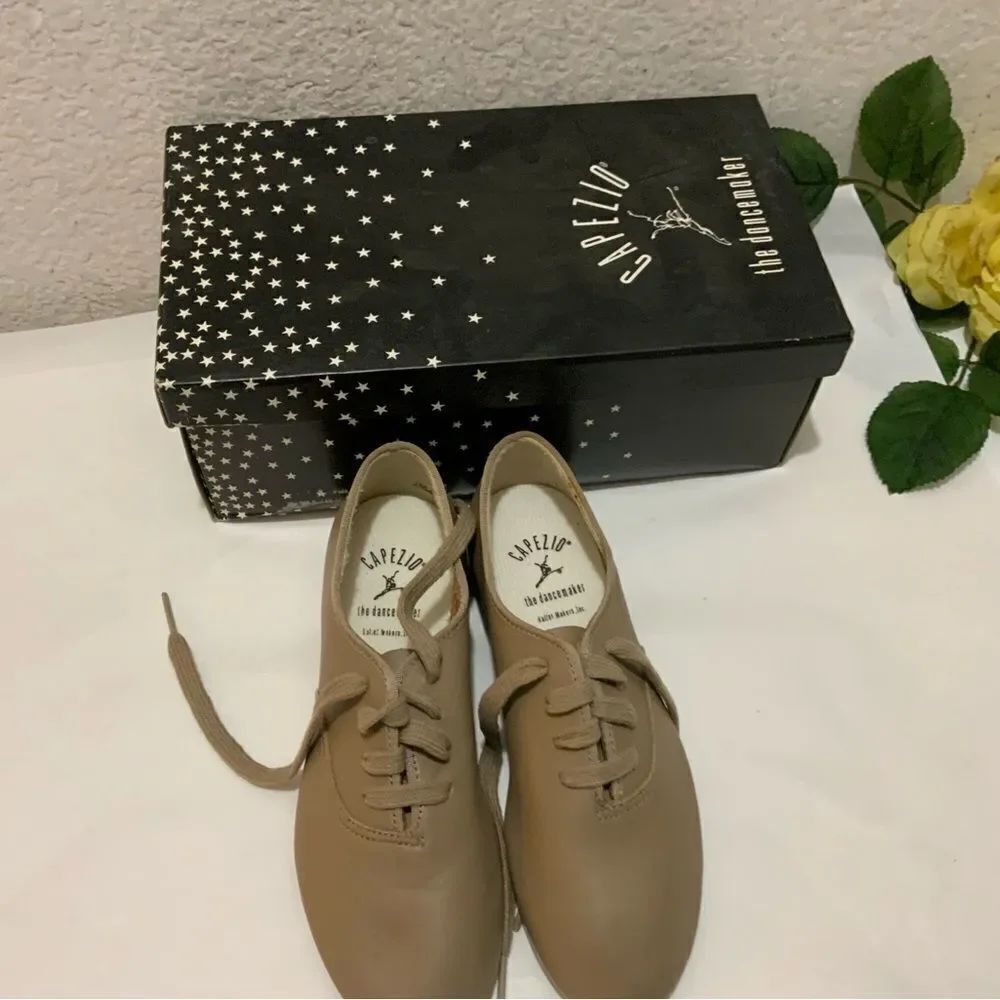 New Capezio Tele Tone Girls Tap Shoes Tan Size 13 Medium Lace Up